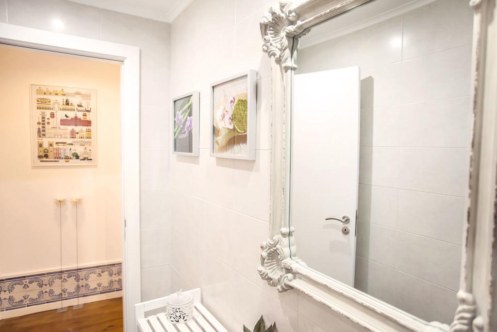 Typical Bairro Alto Apartment Lisbon Exterior photo